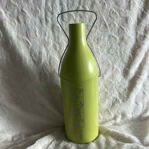 Skylar wine traveler